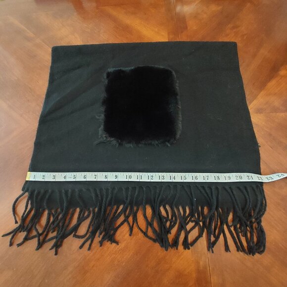 Cozy Black Winter Scarf with Faux Fur Pockets - Picture 9 of 11